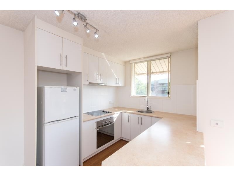 1/8 Explorer Street, Toowong QLD 4066