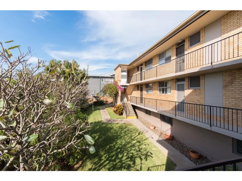 1/8 Explorer Street, Toowong QLD 4066