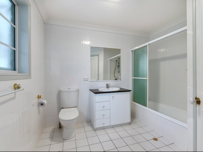 2/39 Holmesbrook Street, Ashgrove QLD 4060