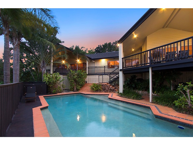31 Geewan Place, Chapel Hill QLD 4069