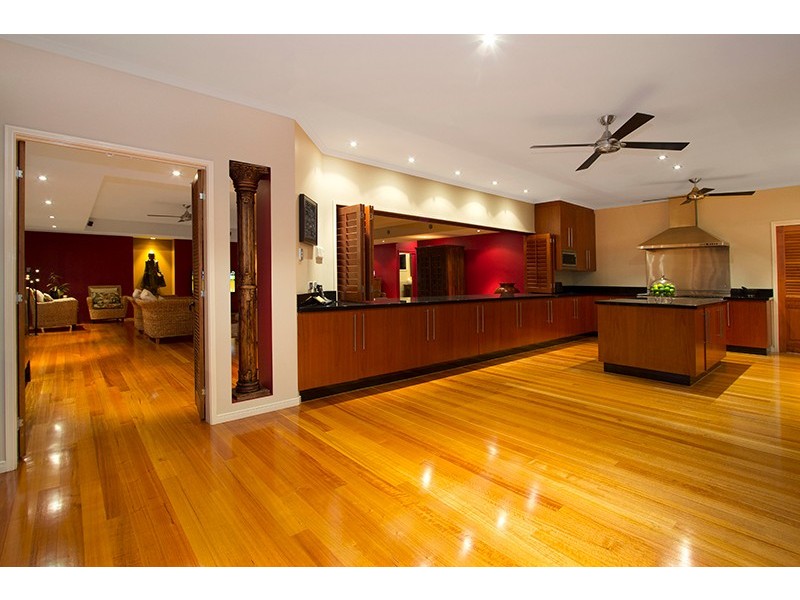 31 Geewan Place, Chapel Hill QLD 4069