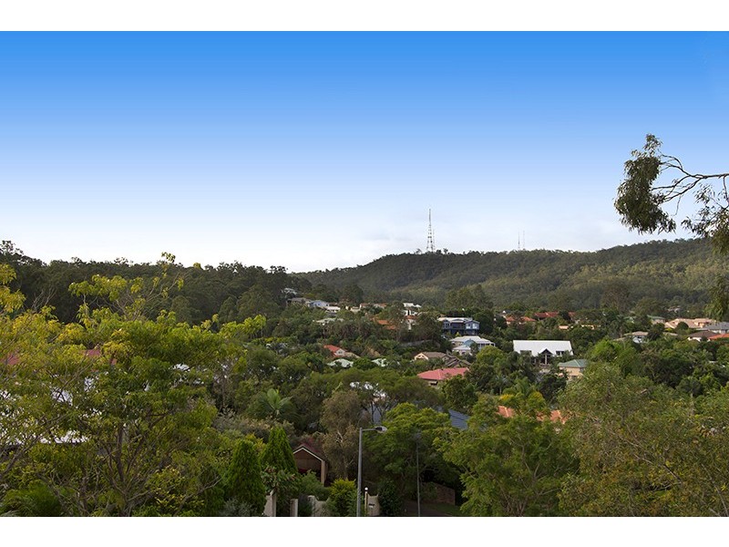 31 Geewan Place, Chapel Hill QLD 4069