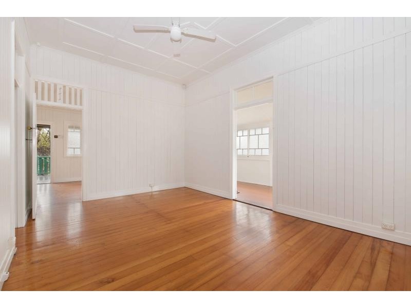 105 Simpsons Road, Bardon QLD 4065