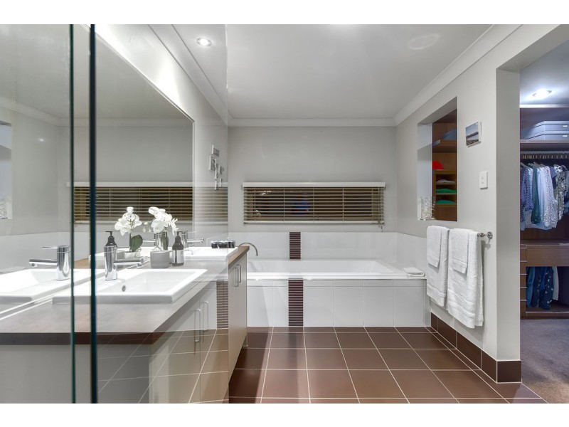 58 Stonehawke Place, The Gap QLD 4061