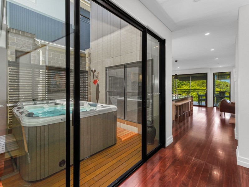 15 Wellington Road, Red Hill QLD 4059