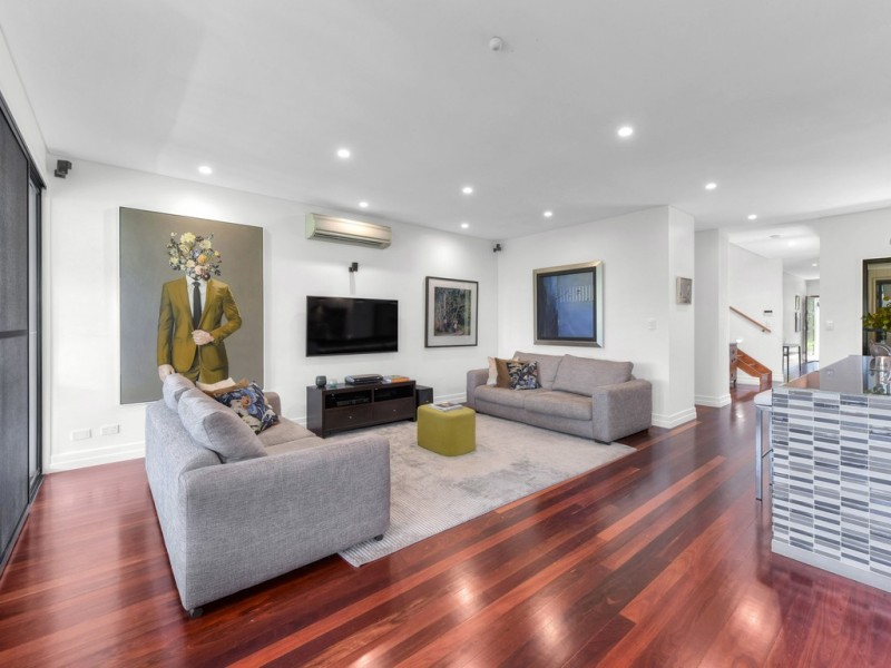 15 Wellington Road, Red Hill QLD 4059