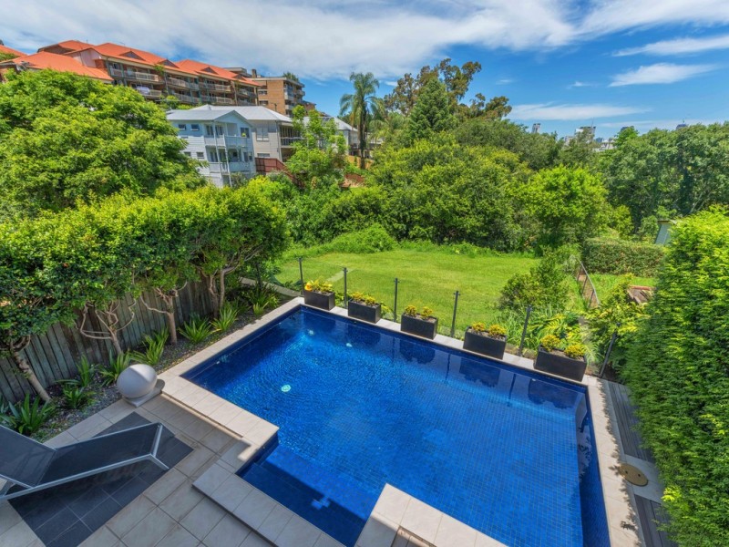 15 Wellington Road, Red Hill QLD 4059