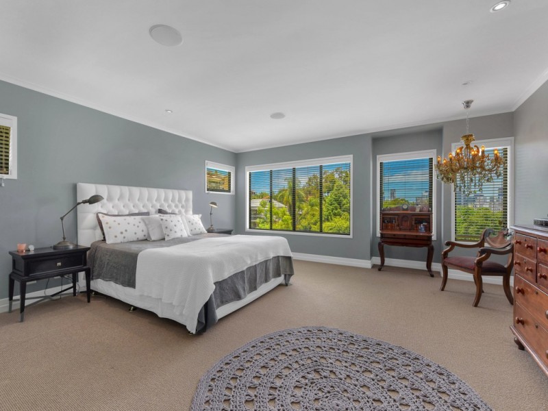 15 Wellington Road, Red Hill QLD 4059