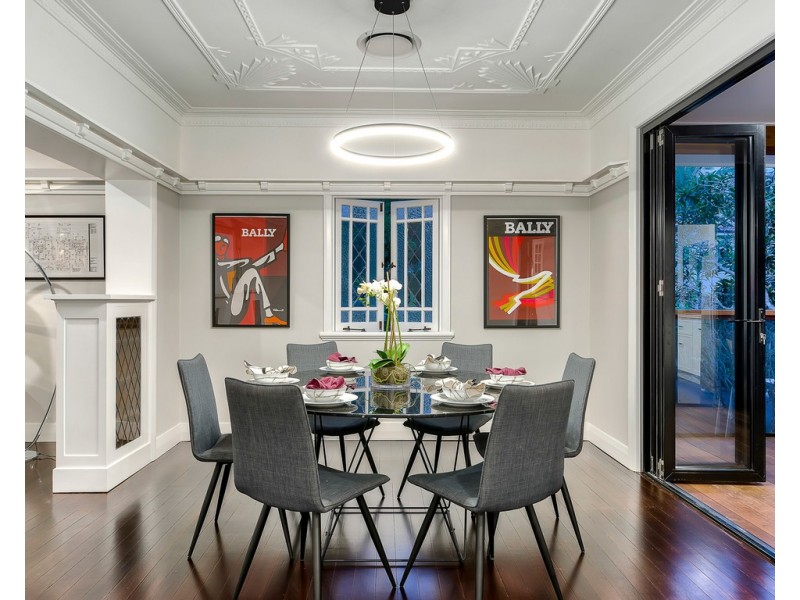 5 Davies Road, Ashgrove QLD 4060