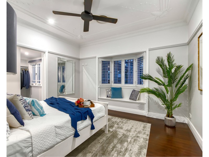 5 Davies Road, Ashgrove QLD 4060