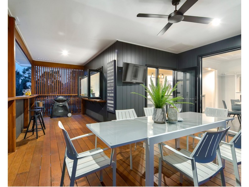 5 Davies Road, Ashgrove QLD 4060