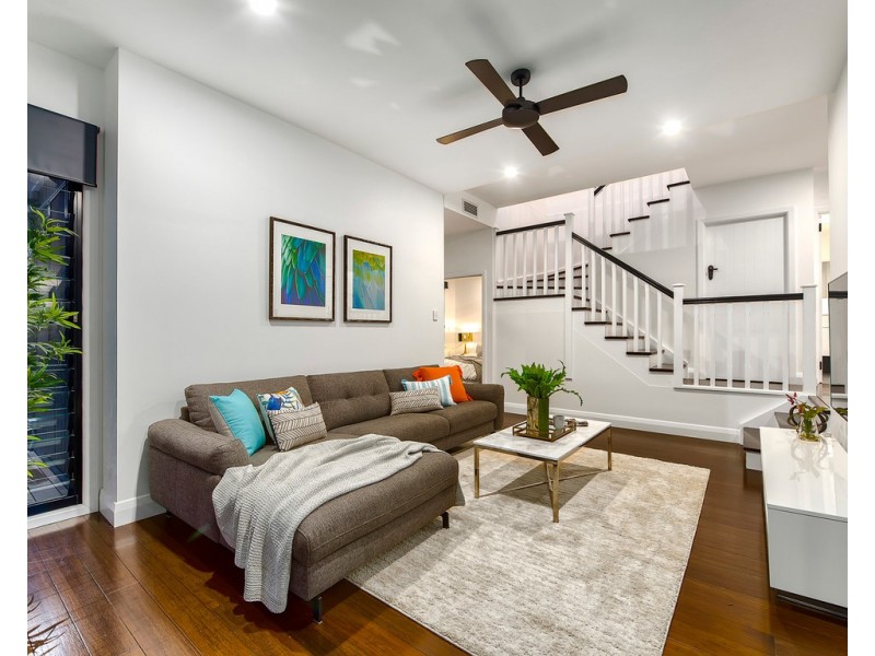 5 Davies Road, Ashgrove QLD 4060