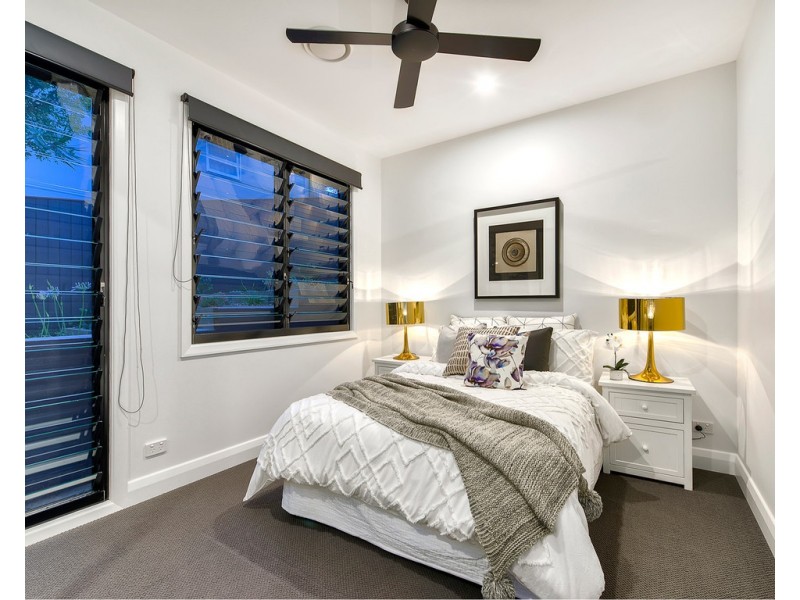 5 Davies Road, Ashgrove QLD 4060