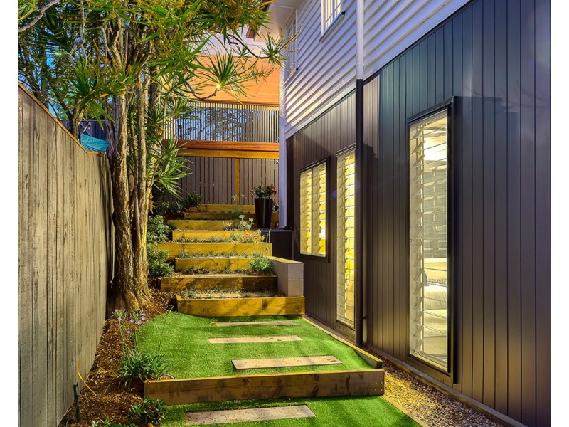 5 Davies Road, Ashgrove QLD 4060