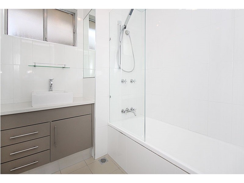 11/9 Rossiter Parade, Hamilton QLD 4007