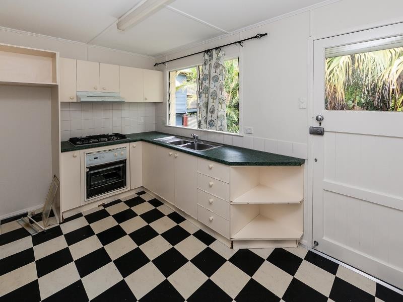 18 Fred Street, Red Hill QLD 4059