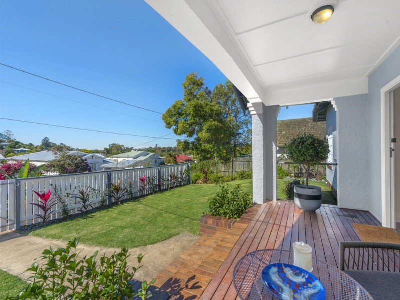 16 Lind Street, Newmarket QLD 4051