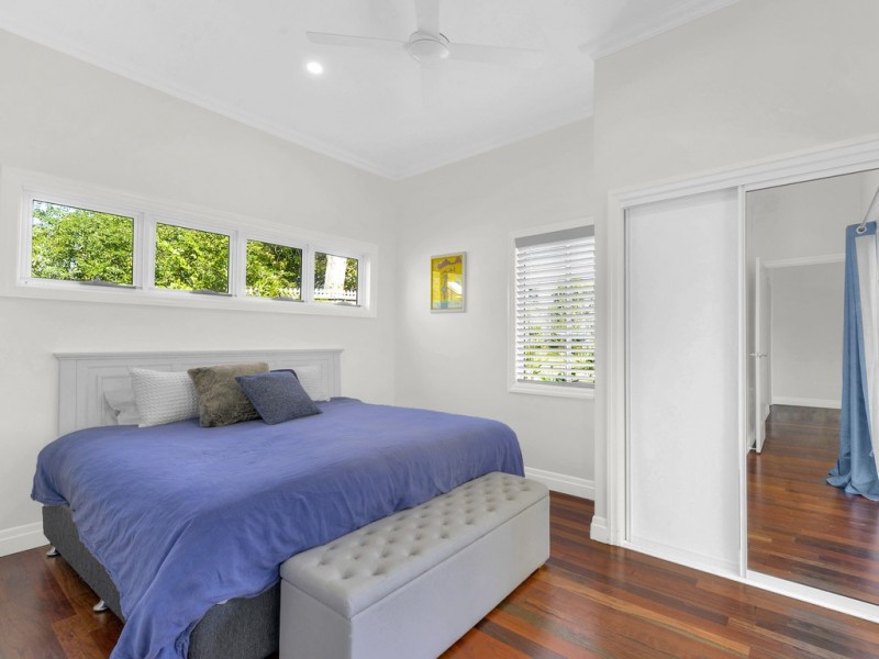 16 Lind Street, Newmarket QLD 4051