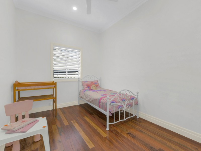 16 Lind Street, Newmarket QLD 4051