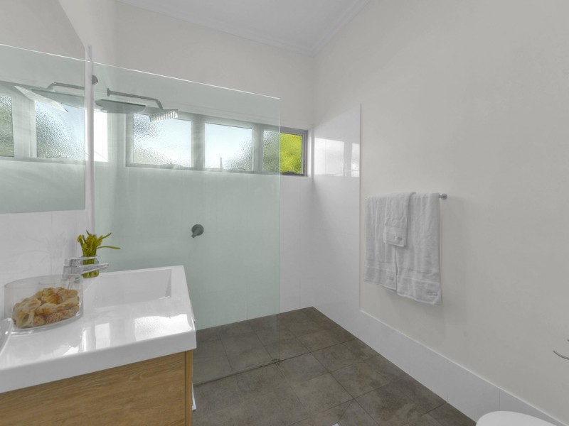 16 Lind Street, Newmarket QLD 4051