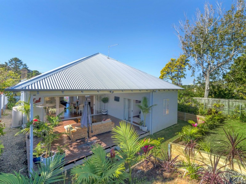 16 Lind Street, Newmarket QLD 4051