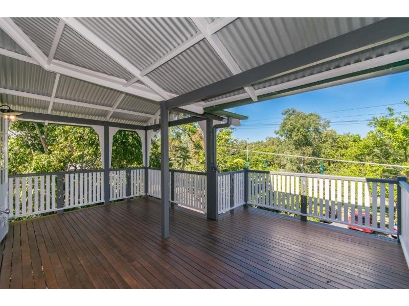 27 Mark Street, Newmarket QLD 4051