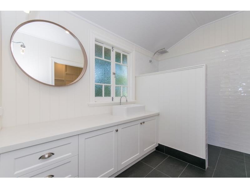 27 Mark Street, Newmarket QLD 4051