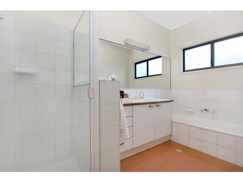 20 Pleasant Street, Red Hill QLD 4059