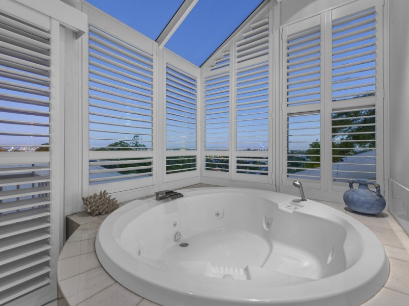 94 Birdwood Terrace, Auchenflower QLD 4066