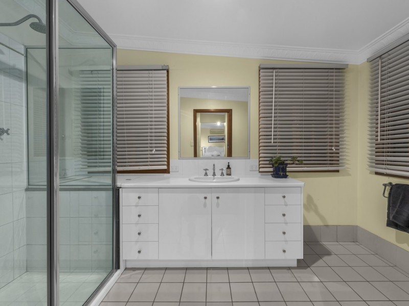 63 Boundary Road, Bardon QLD 4065