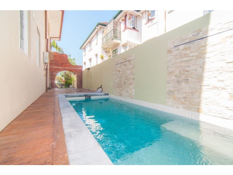 398 Kingsford Smith Drive, Hamilton QLD 4007