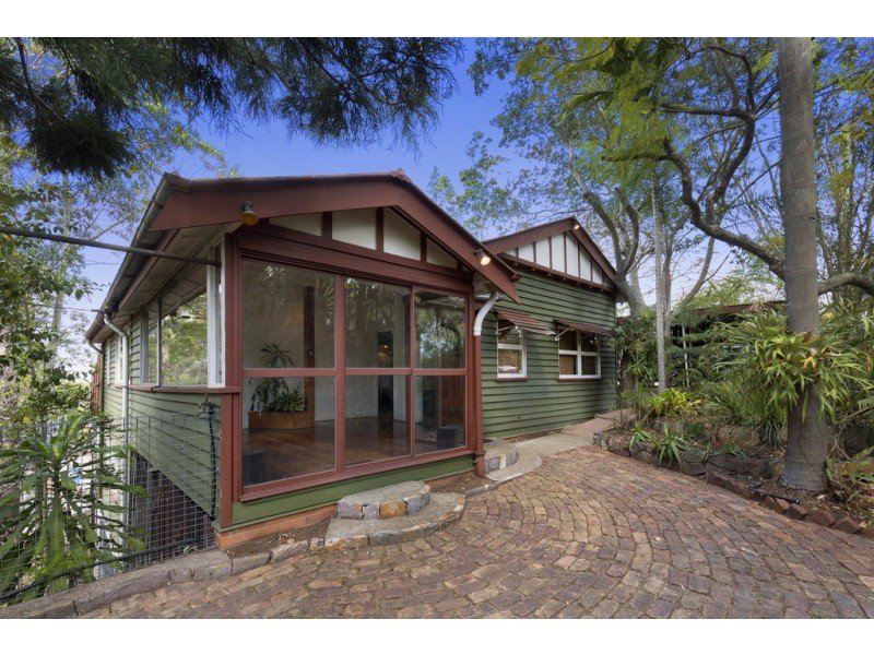 1 Angus Street, Bardon QLD 4065