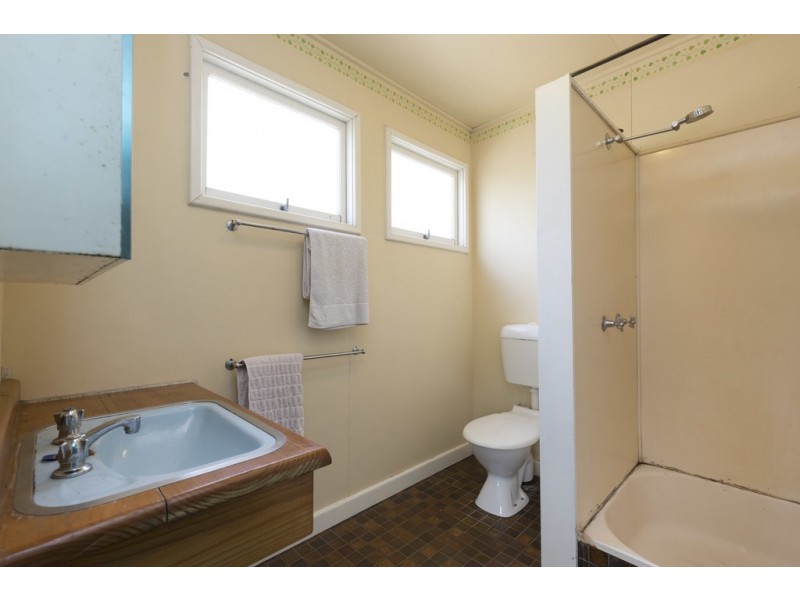 1 Angus Street, Bardon QLD 4065