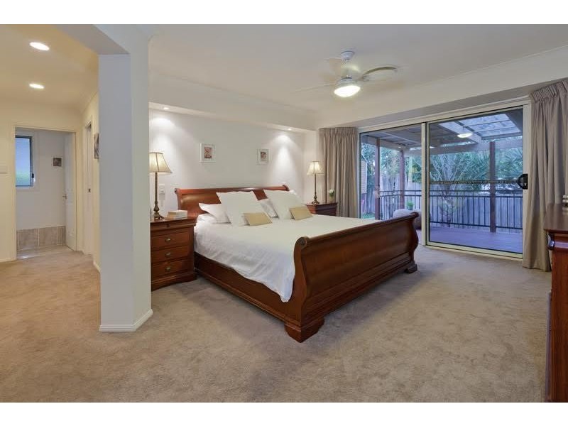 117 Tristania Road, Chapel Hill QLD 4069