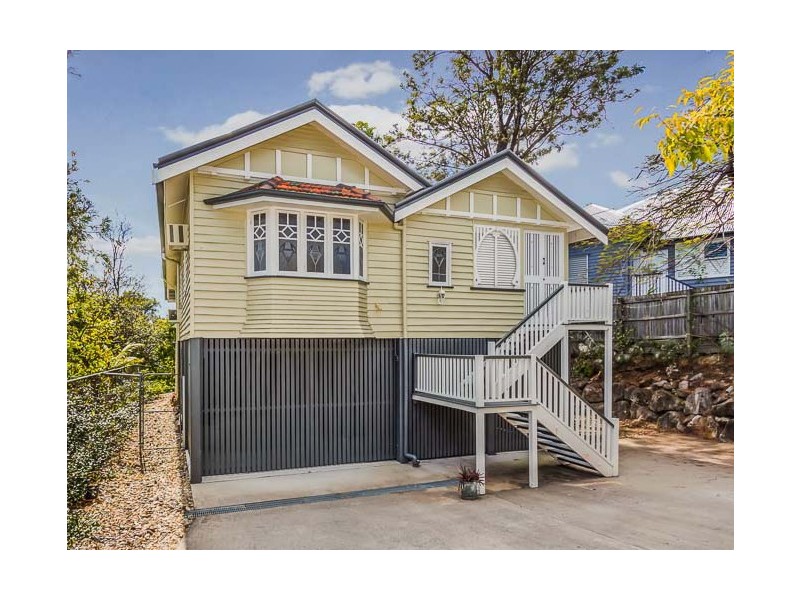 1 Chiswick Road, Bardon QLD 4065