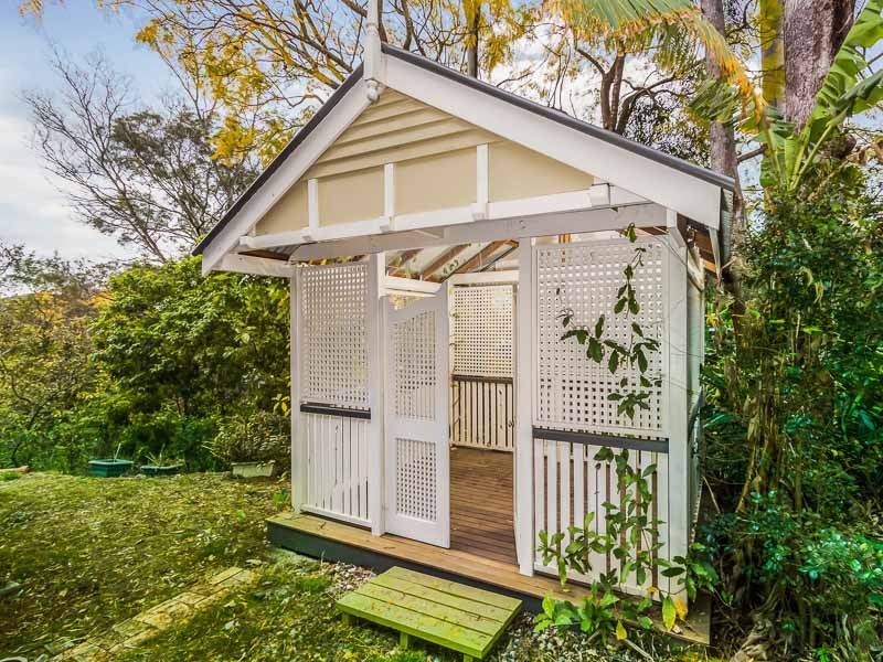 1 Chiswick Road, Bardon QLD 4065