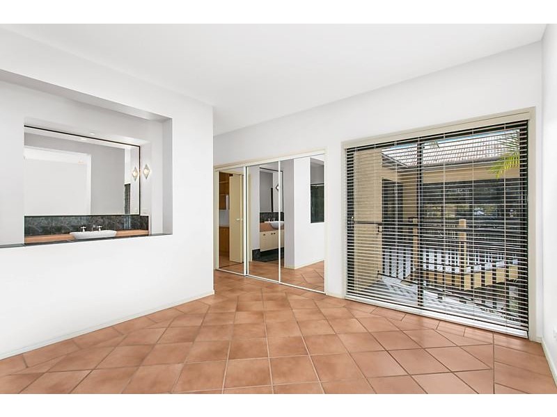 12 Owen Lane, Auchenflower QLD 4066