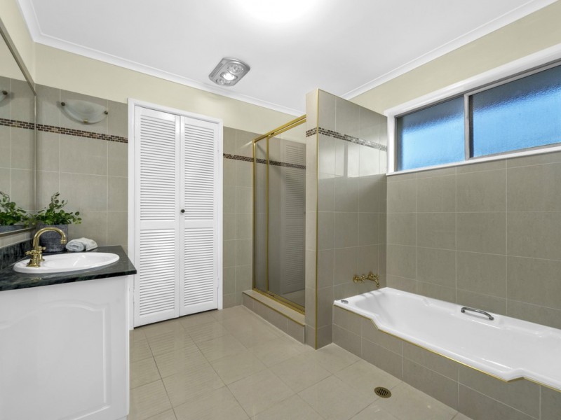 65 Long Street, Camp Hill QLD 4152