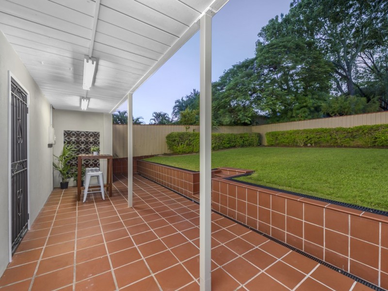 65 Long Street, Camp Hill QLD 4152