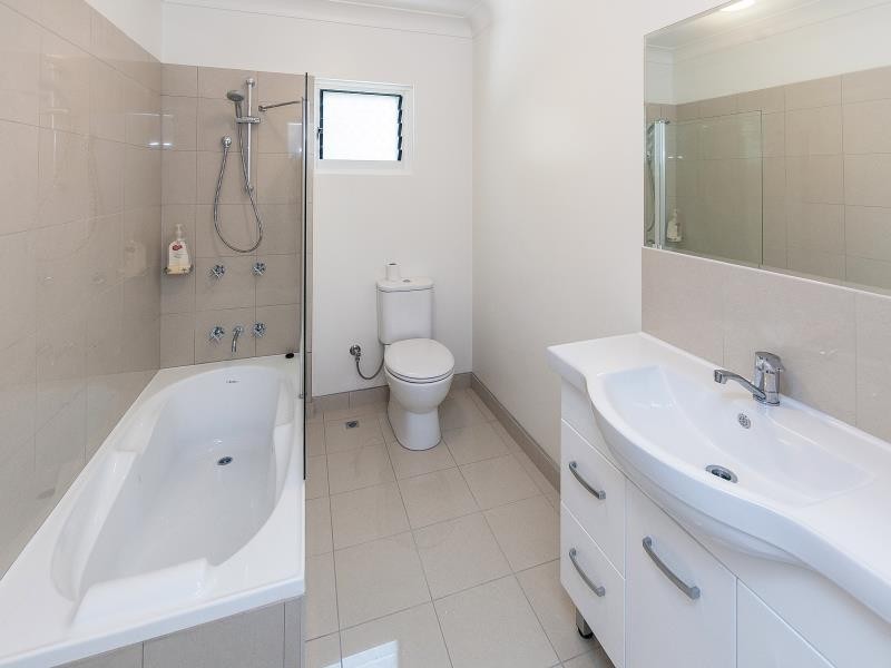 1/34 Bramston Terrace, Herston QLD 4006