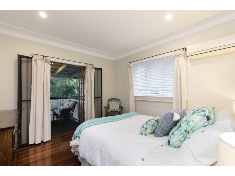 27 Fosbery Street, Windsor QLD 4030
