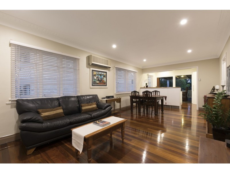 27 Fosbery Street, Windsor QLD 4030