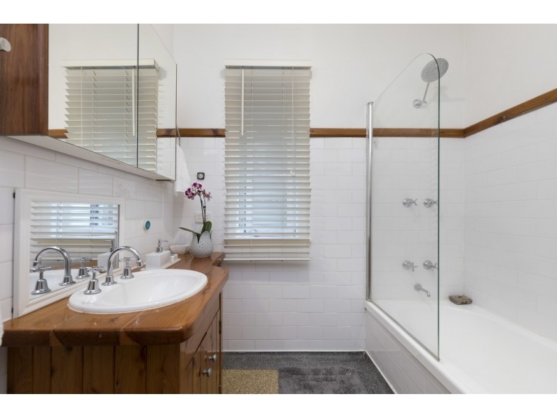 27 Fosbery Street, Windsor QLD 4030