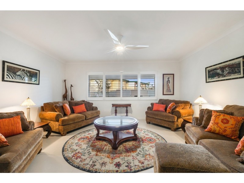 16 Nicholson Lane, Ashgrove QLD 4060