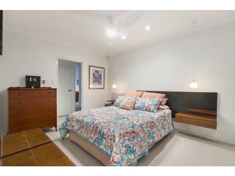 16 Nicholson Lane, Ashgrove QLD 4060
