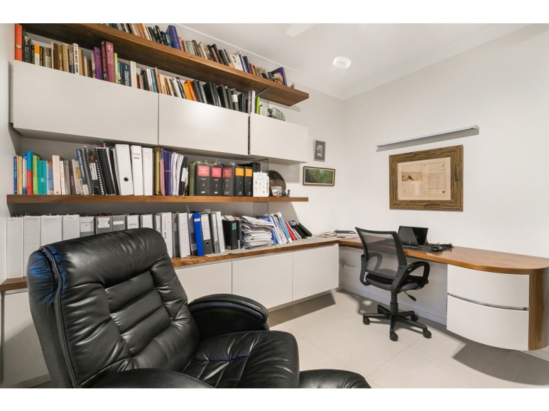 16 Nicholson Lane, Ashgrove QLD 4060