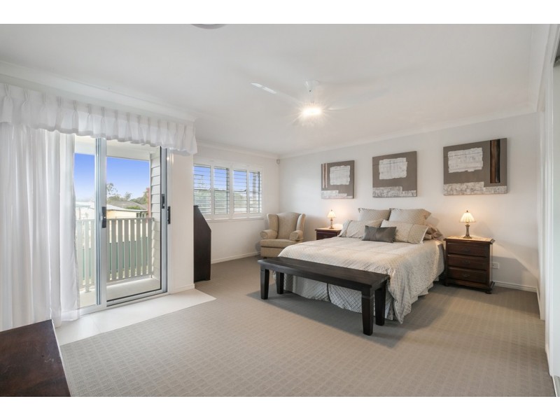 16 Nicholson Lane, Ashgrove QLD 4060