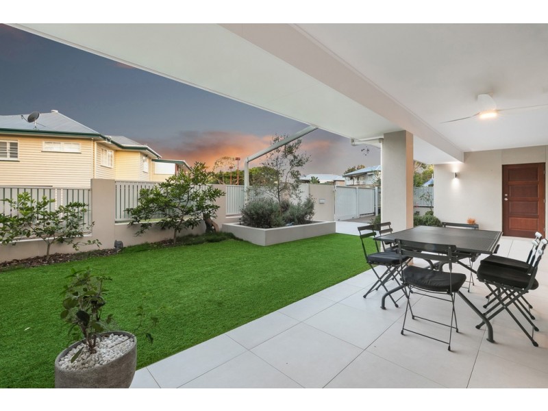 16 Nicholson Lane, Ashgrove QLD 4060