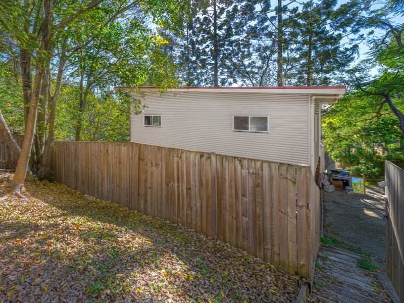 37 Macgregor Terrace, Bardon QLD 4065