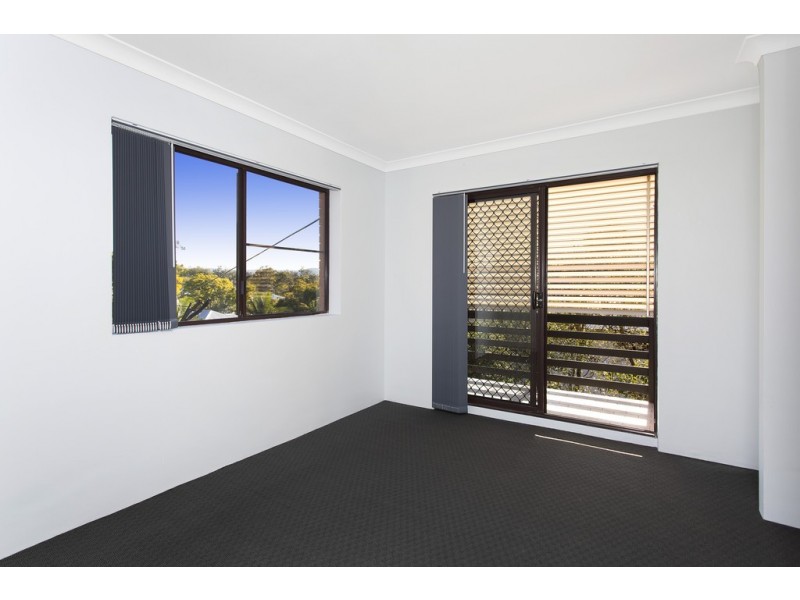 1/4 Lemnos Street, Red Hill QLD 4059